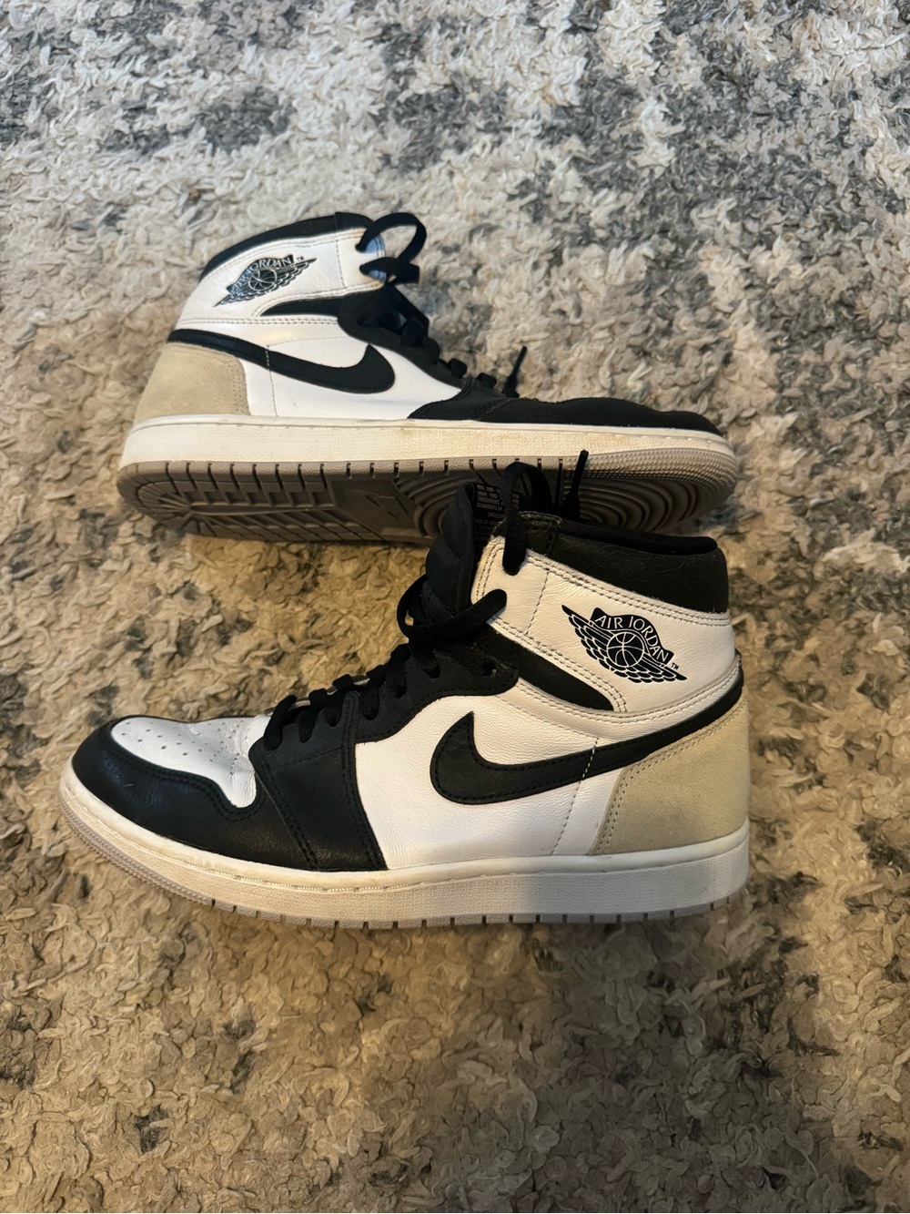 Jordan 1 Retro High OG
'Stage Haze' - Picture 1 of 5